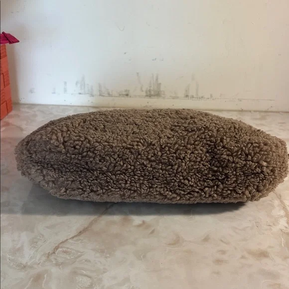 Banana Republic fuzzy wristlet - Picture 3 of 6